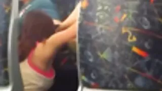 Čiulpti gaidys viešoje vietoje.