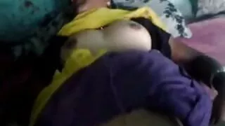 Mergina turi analinį seksą su nusikaltėliu.