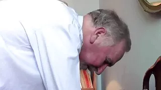 Valiuta sucks viską.