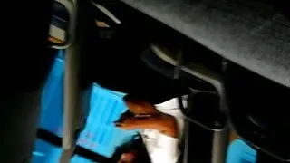 J Mac naiviai merginai suteikė siautulingą beprotybę.
