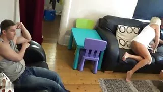 Ji padarė draugu šūdas, o ne skaityti knygas.