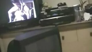 Pora turi lytinių santykių ant upės.