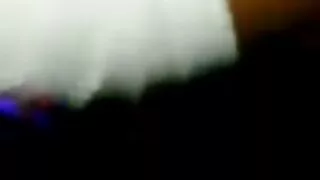 Sušikti seserys už tėvų.
