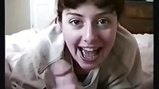 Redhead milf fucks su kaimynu berniukas.
