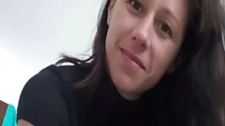 J Alia JAmes masturbates švelniai ir švelniai.
