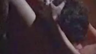 Vien Zola mylisi vonios kambaryje.