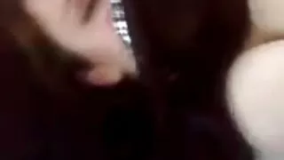 Dvi merginos liejimo.