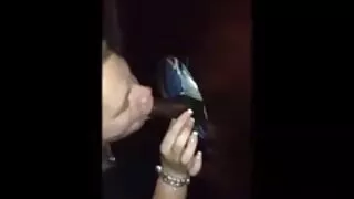 Čiulpti mano stepdad traukdami žemyn jo Kelnaitės.